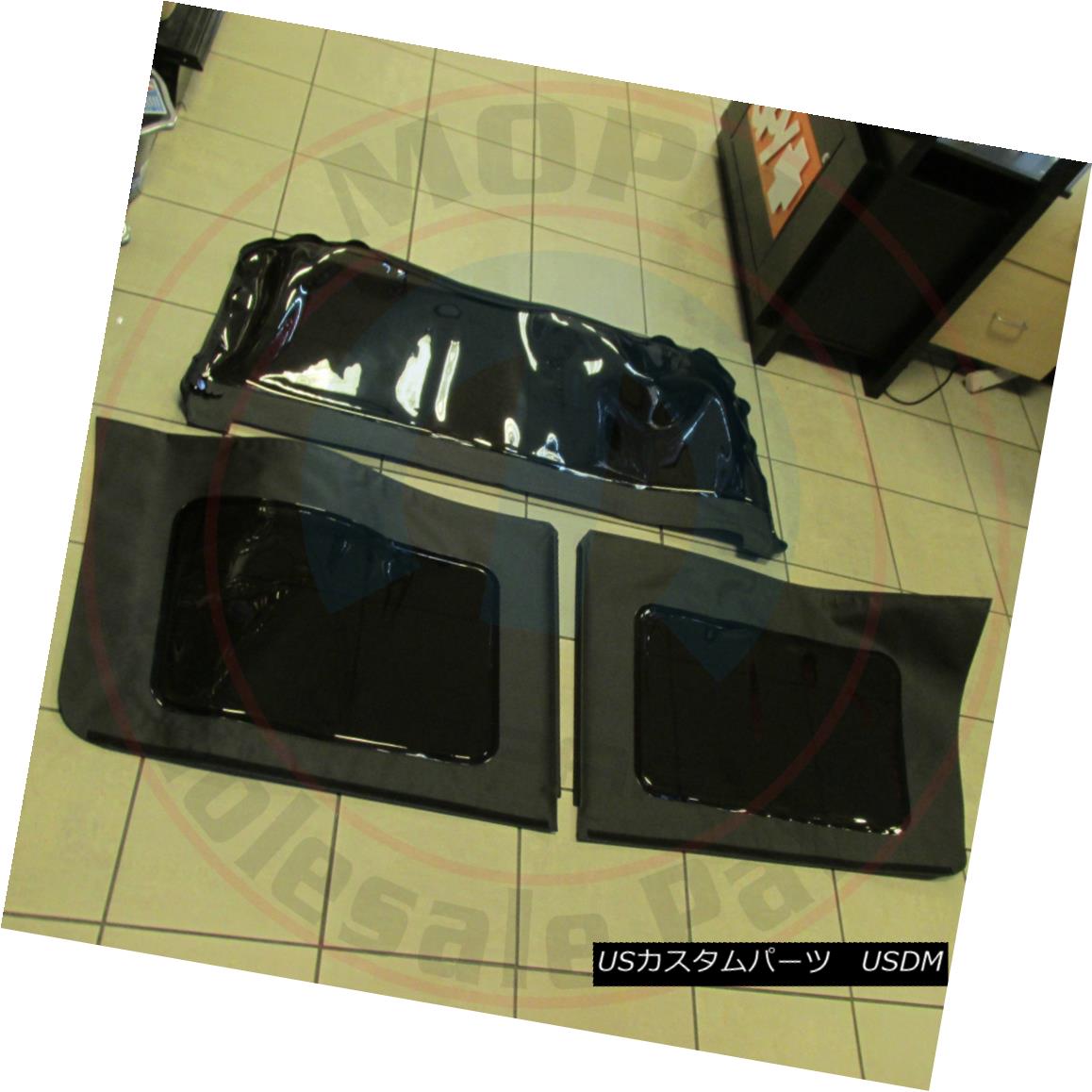 幌・ソフトトップ JEEP Wrangler JK 4 door Black Tinted Soft Top Window Kit NEW OEM MOPAR ジープラングラーJK 4ドアブラックティンテッドソフトトップウィンドウキットNEW OEM MOPAR 【並行輸入品】