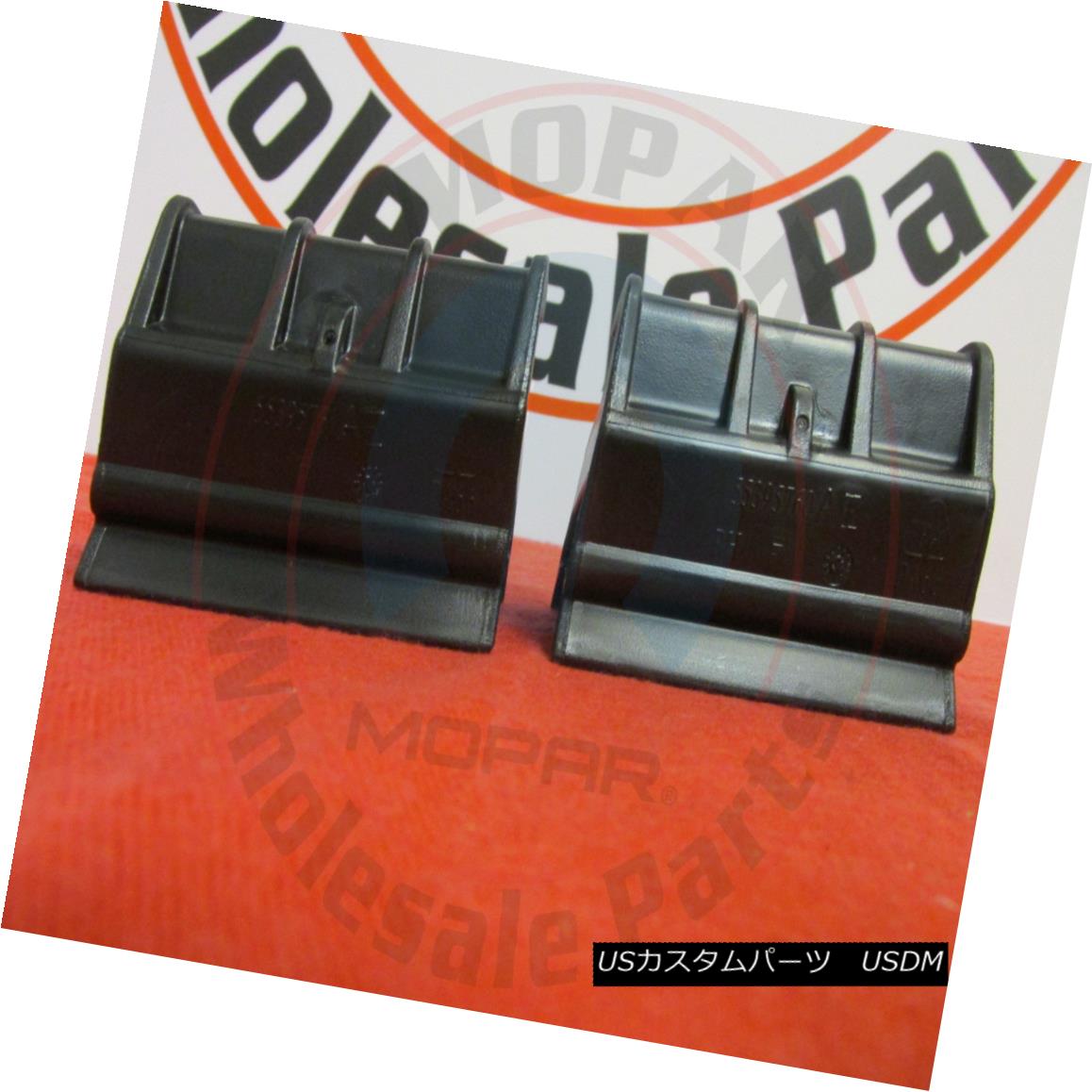 幌・ソフトトップ JEEP WRANGLER JK LEFT & RIGHT Rear window soft top retainers NEW OEM MOPAR JEEP WRANGLER JK LEFT＆amp; 右リアウィンドウソフトトップリテーナNEW OEM MOPAR 【並行輸入品】