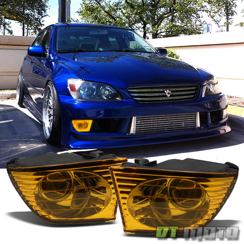 フォグライト For 2001-2005 Lexus IS300 Yellow Projector Fog Lights Driving Lamps Left+Right 2001?2005年レクサスIS300イエロープロジェクターフォグライティング用ランプ左 - 右 【並行輸入品】