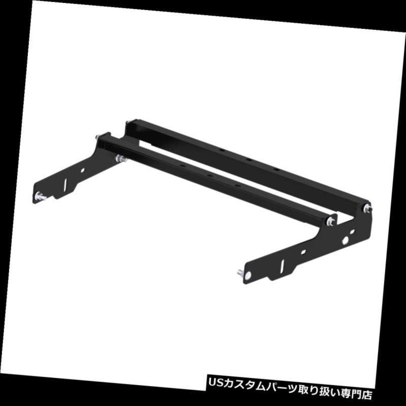 ヒッチメンバー 61503カートオーバーベッドグースネックヒッチ取り付けレール＆ かっこ 61503 Curt Over-Bed Gooseneck Hitch Installation Rails & Brackets 【並行輸入品】
