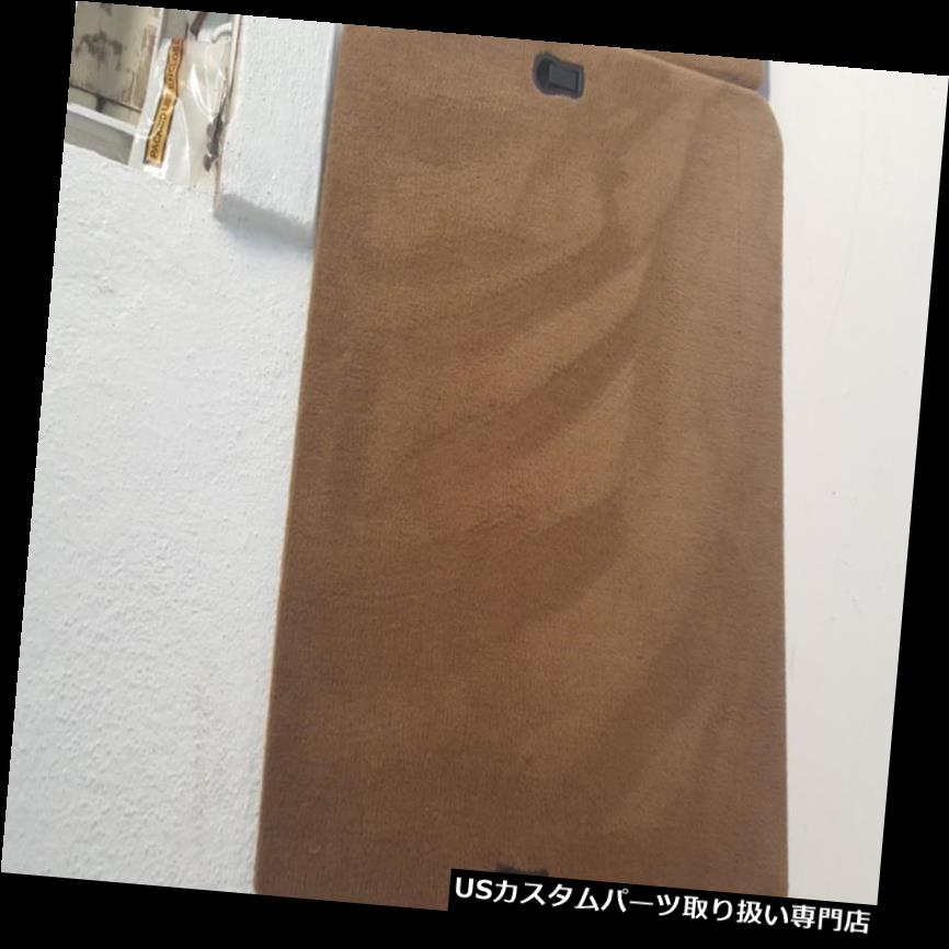 リアーカーゴカバー 97-04コルベットC5 CENTERリアカーゴコンパートメントカバーOAK TAN GOOD中古 97-04 Corvette C5 CENTER Rear Cargo Compartment Cover OAK TAN GOOD USED 【並行輸入品】