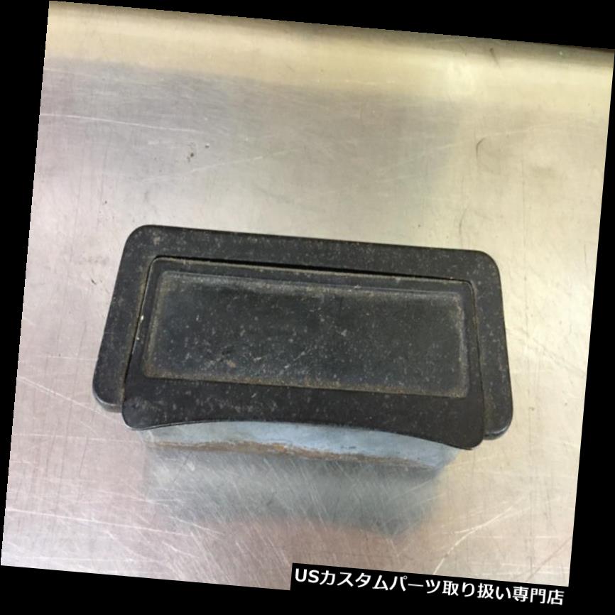 リアーカーゴカバー アルファロメオアルフェッタGT、GTV、GTV6 - 灰皿、後部。 AR1957 Alfa Romeo Alfetta GT, GTV, GTV6 - Ashtray, Rear. AR1957 【並行輸入品】
