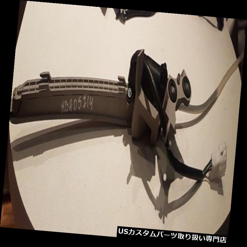リアーカーゴカバー MBA057-14メルセデス・ベンツW212電動モーターブーツカバー左側A2128202942 MBA057-14 Mercedes-Benz W212 ELECTRIC MOTOR BOOT COVER LEFT SIDE A2128202942 【並行輸入品】