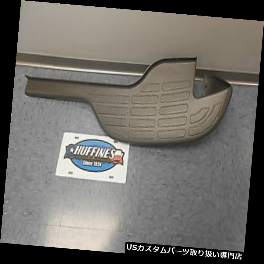 リアステップバンパー 新しいOEM RHリアバンパーステップパッド - 2003-2006シボレータホ郊外Z71（グレー） New OEM RH Rear Bumper Step Pad - 2003-2006 Chevrolet Tahoe Suburban Z71 (Gray) 【並行輸入品】