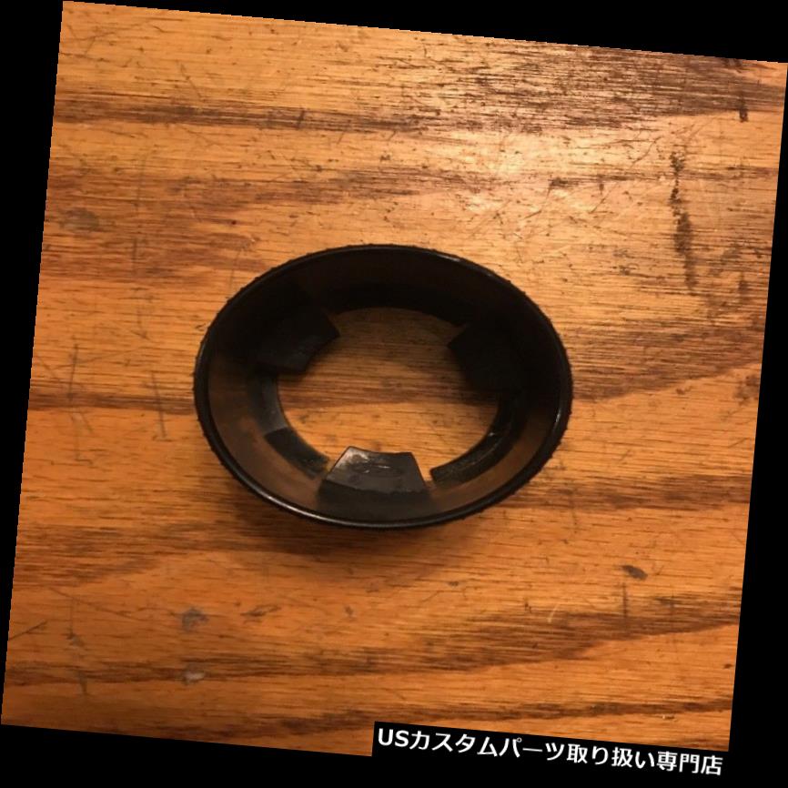 ヘッドライトカバー 96 97 98 99リンカーンタウンカーヘッドライトヘッドライト大型電球リテーナーカバーキャップ 96 97 98 99 Lincoln Town Car Headlight Head Light Large Bulb Retainer Cover Cap 【並行輸入品】