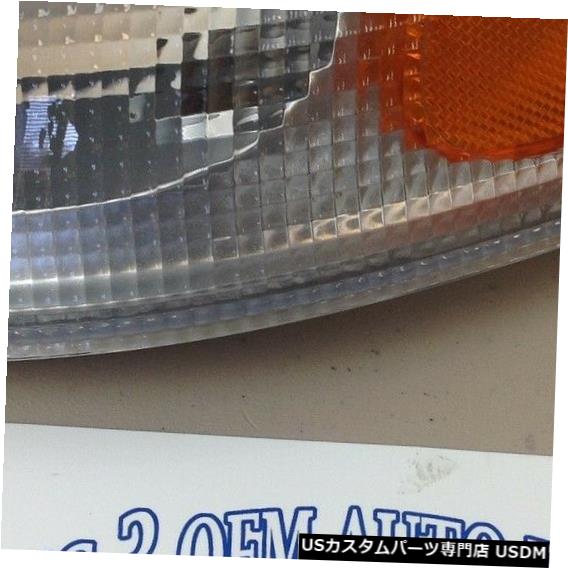 Turn Signal Lamp 1997-2004シボレーコルベットLHフロントパーク/ターン/マーカーシグナルランプ新しいOEM 1997-2004 Chevrolet Corvette LH Front PARK / TURN/ MARKER SIGNAL LAMP new OEM 【並行輸入品】
