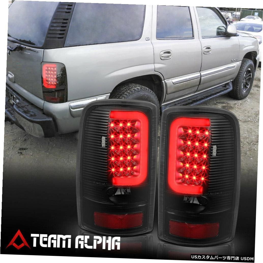 テールライト Fits 2000-2006 Suburban/Tahoe/Yukon <LED RED C-BAR> Black/Smoke Tail Light Lamp 【並行輸入品】