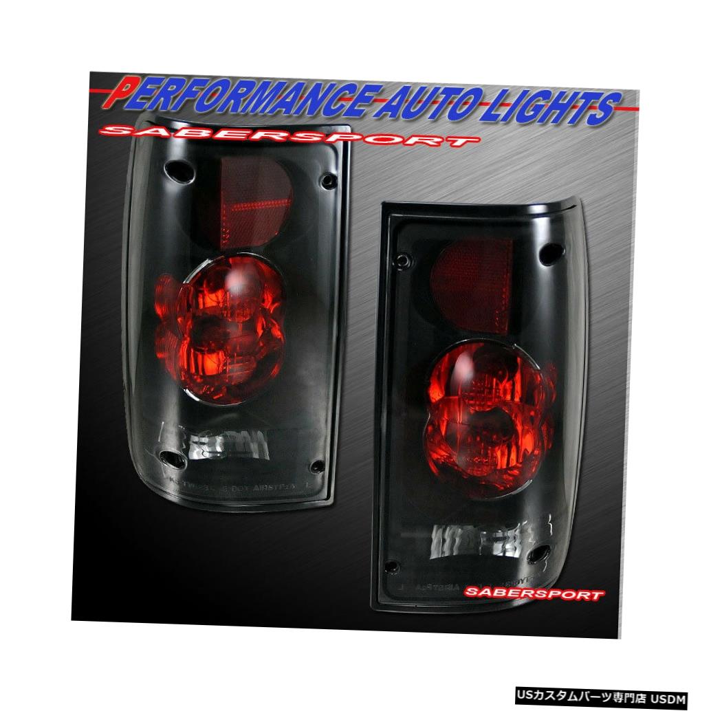 Tail light 1989-1995トヨタピックアップ用ペアブラックスモークアルテッツァスタイルテールライトのセット Set of Pair Black Smoke Altezza Style Taillights for 1989-1995 Toyota Pickup 【並行輸入品】