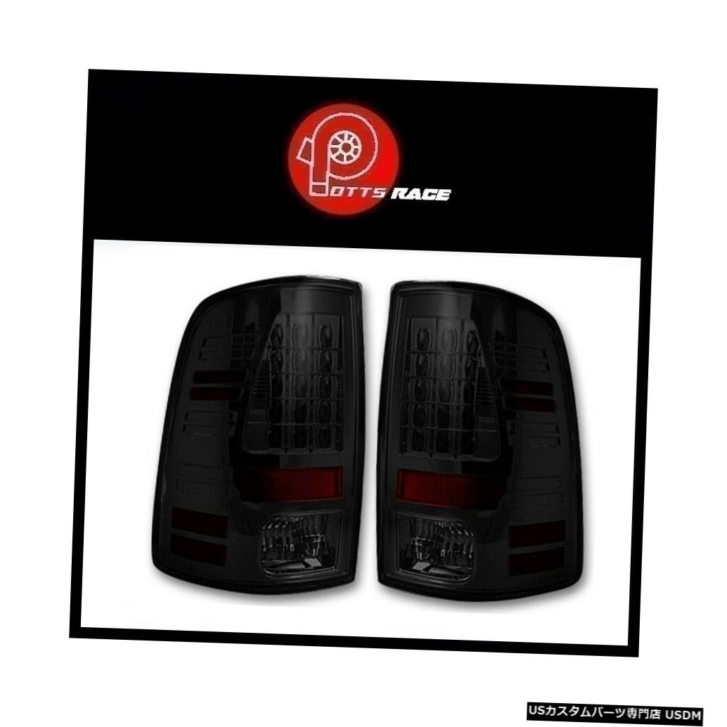 Tail light ダッジの偵察13-17 RAM 1500/2500/3500テールライトのみ-スモークレンズ264236BK Recon For Dodge 13-17 RAM 1500/2500/3500 TAIL LIGHTS ONLY - Smoked Lens 264236BK 【並行輸入品】