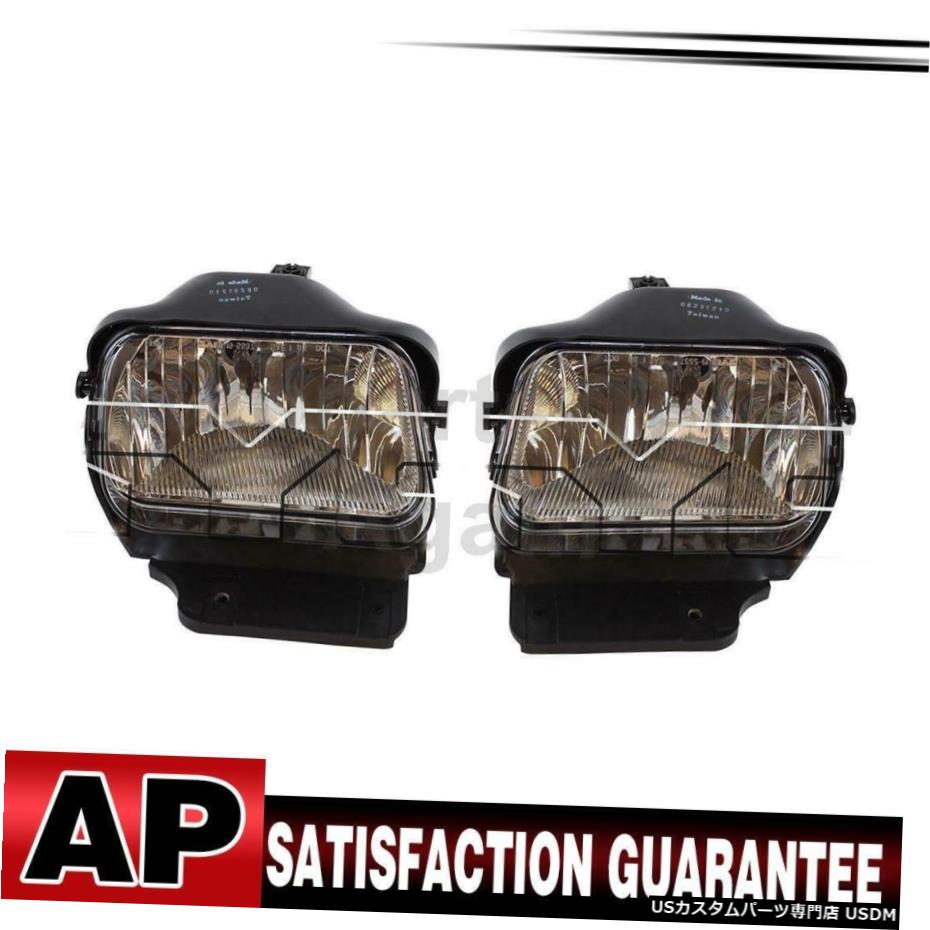 シボレーシルバラード3500については2のTYCフォグライトアセンブリは、左右のセット TYC Fog Light Assembly Left Right Set Of 2 For Chevrolet Silverado 3500 【並行輸入品】