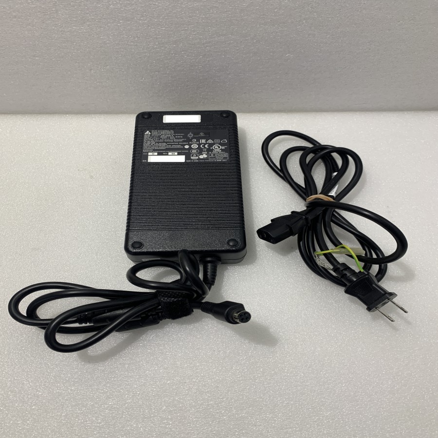 【中古動くこと品】DELTA  330W ACアダプタ  自動データ処理-330AB D  19.5V 16.9A 四穴申し受ける器 相応う機種Clevo P870DM3-G/ Sager P870DM2/P775DM3G