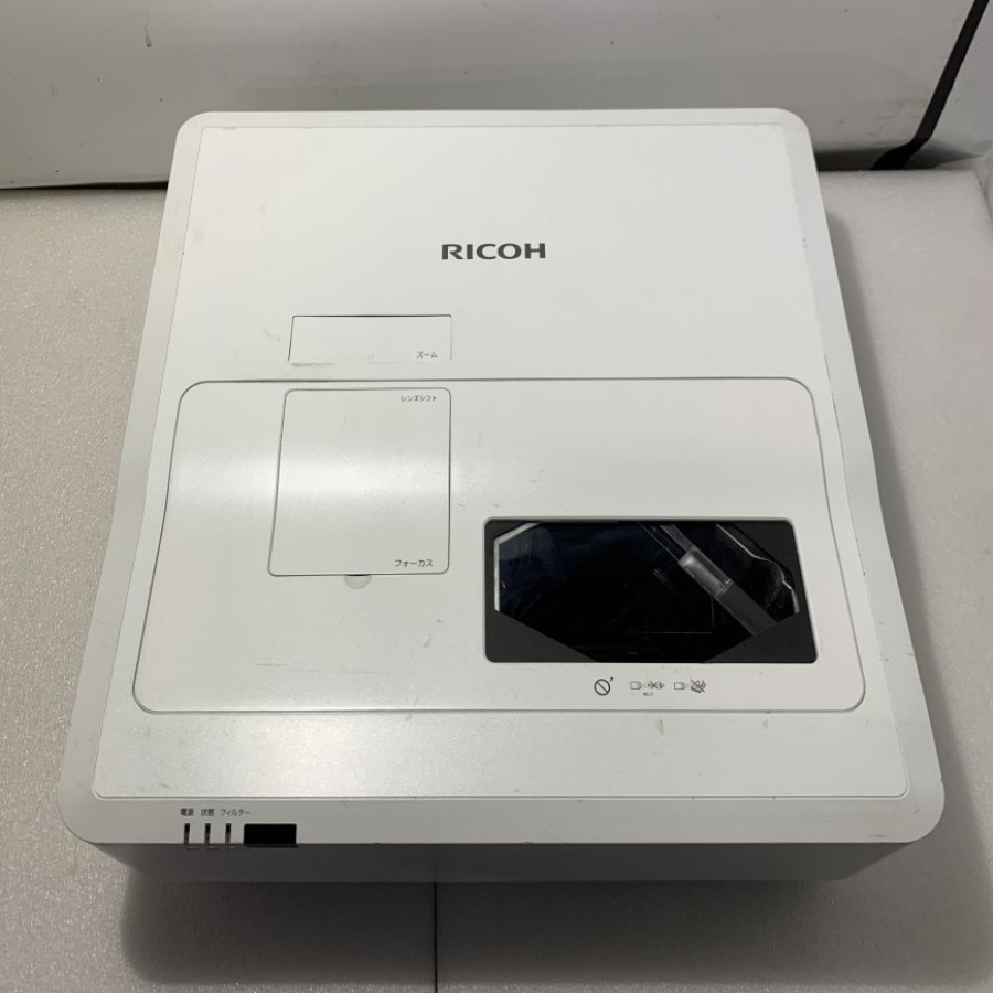 【中古品 】RICOH PJ WUC4650 楽になること3年青写真 WUXGA（1,920×1,200） LED明かり 短興味の中心映写機  HDMI,VGA最終生産物相応う