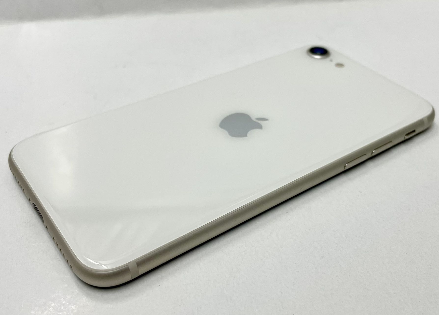 楽天市場】セイモバイル☆【中古Aランク】SIMフリー iPhoneSE2 64GB ホワイト : セイモバイル楽天市場店