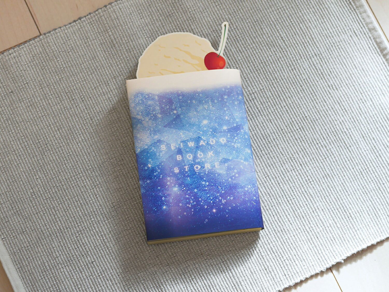 楽天市場】【文庫本用ブックカバー】月明りのアイスキャンディ 読書 本