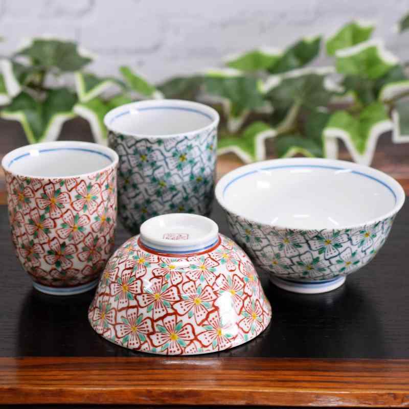 和座の蔵 おしゃれ 夫婦茶碗 湯呑み ペア 食器セット 九谷焼 睦揃 花紋 陶器 高級 ブランド 和食器 日本製 結婚祝い プレゼント 還暦祝い 古希祝い 喜寿祝い 米寿祝い ギフト