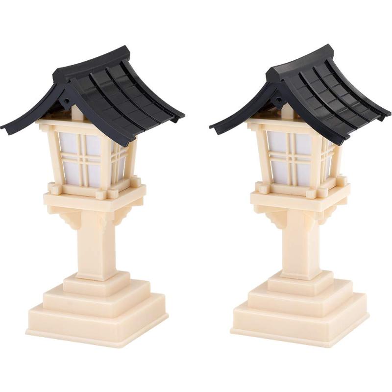仏壇屋 滝田商店 春日灯篭(黒屋根)(一対) (高さ18cm×屋根巾9cm)神棚(お宮)・神殿の神具、神前のお供えに欠かせない道具【滝田商店発行 証明書付】