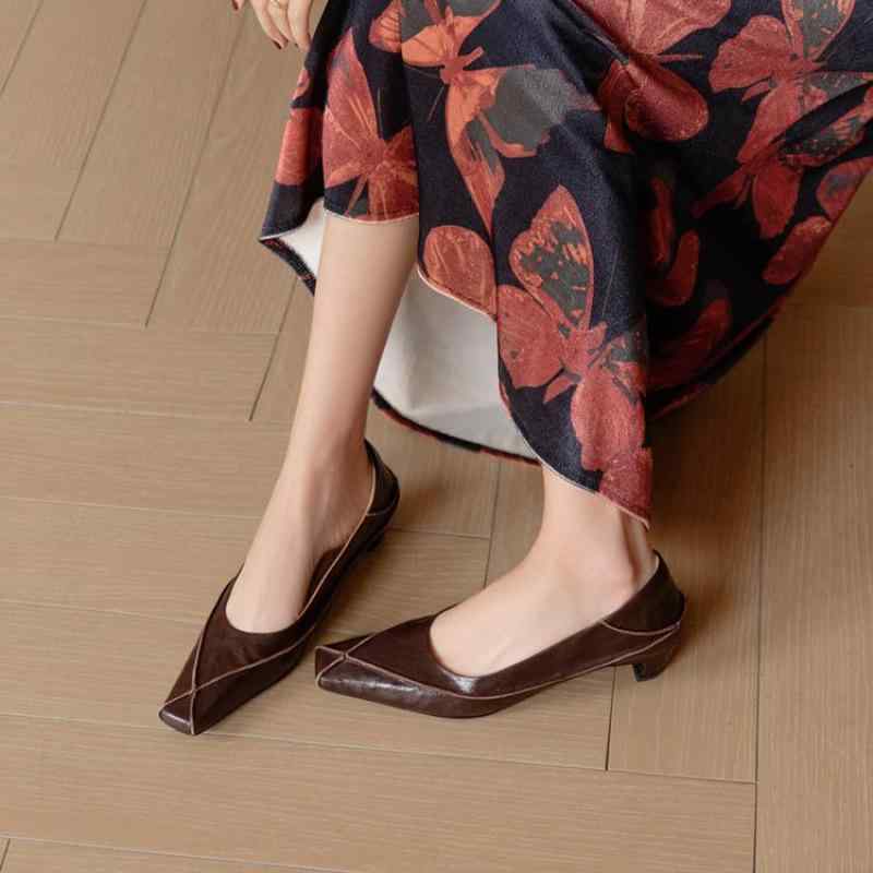レディース パンプス スクエアトゥ 真っただ中踵 チャンキーヒール 春 置き目取りすてる 分かりやすい 今めかしい レトロ 赤銅色 革 軽さ 通い用 普段使い走り 伸縮性