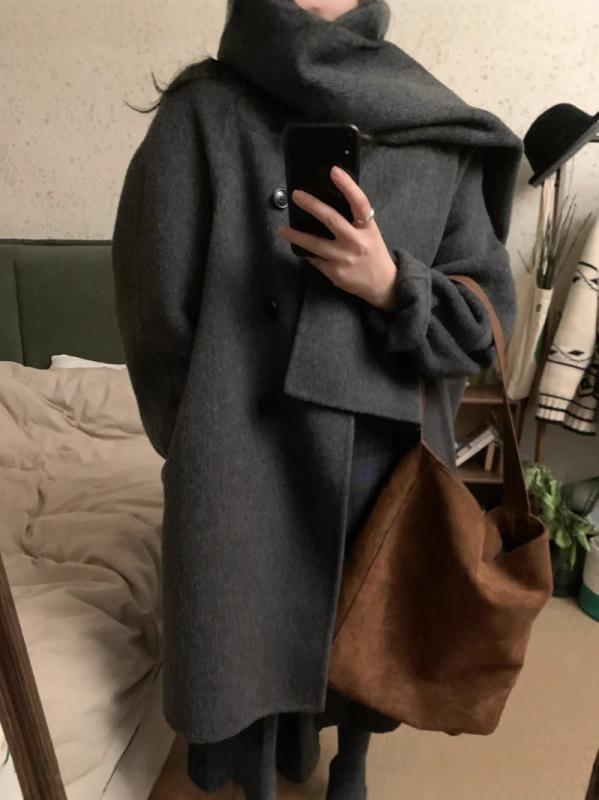 秋冬 中長丈 コート スタンドカラー ラムスリーブ デザイン キャメルウール H シルエット ブラック 牛角 ボタン 暖か ウール 素材 暖房 機能 防寒 アイテム 女性用 普段使い