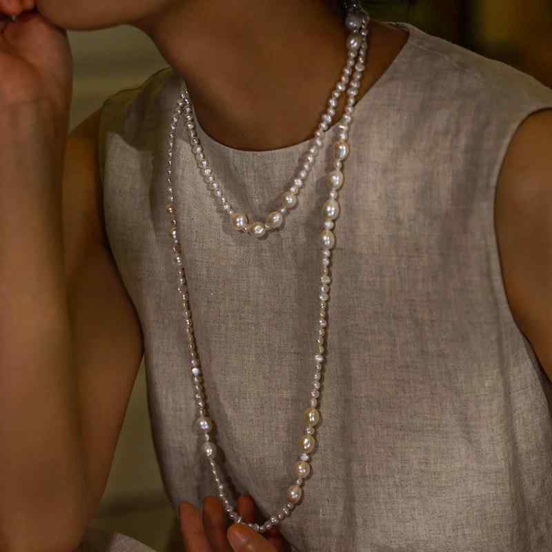 レディース ネックレス ロング バロック風 チェーン 天然 淡水 パール 925 純銀 上品 高級感 普段使い エレガント アクセサリー 女性用 真珠 装飾 シルバー ジュエリー