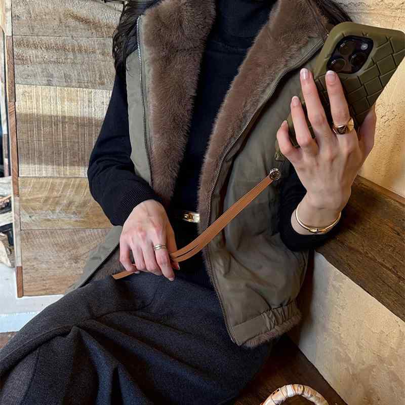 レディース 秋冬 両面着用 革 ミンクファー ベスト カジュアル シンプル シック 高級感 暖か 普段使い 防寒 軽量