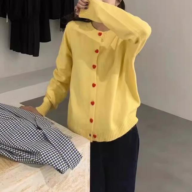 ニット カーディガン レディース 秋 レトロ 学院風 高級感 ハート ボタン 小衆 デザイン アウター トップス フェミニン スタイル 軽量 編み込み 長袖 膝丈 レイヤード コーデ