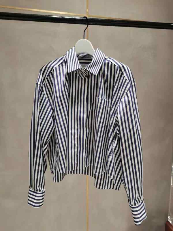 シャツ レディース 縦ストライプ柄 フレンチスタイル 長袖 デザイン性 風 気品 トップス ブラウス 洗練 ユニーク 日常使い