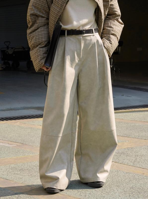 レディース 秋冬 プリーツ ワイドレッグパンツ 革素材 ストレッチ 快適 ハリ感 カジュアル ロング丈 日常使い スタイリッシュ 柔軟 軽量｜SEIYUショップ