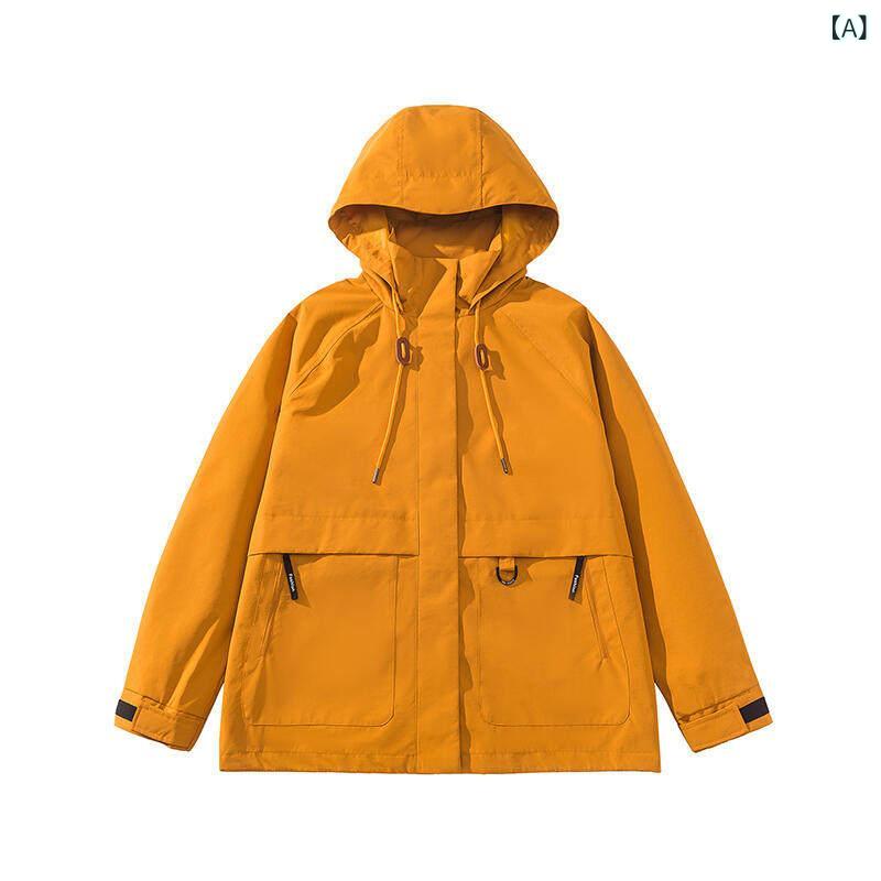 同じような表現スタイルアウトドア用雨合羽上衣.ゆったりとしたボンネットつきの御役目服風上衣.山登り用アウター.全能な探し回る服。