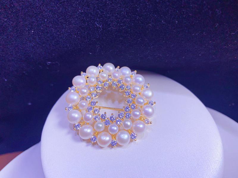 アクセサリー　パール　ジュエリー ファッションの 花輪 淡水本 パールブローチ エレガント ブローチ コート アクセサリー レディース セーター