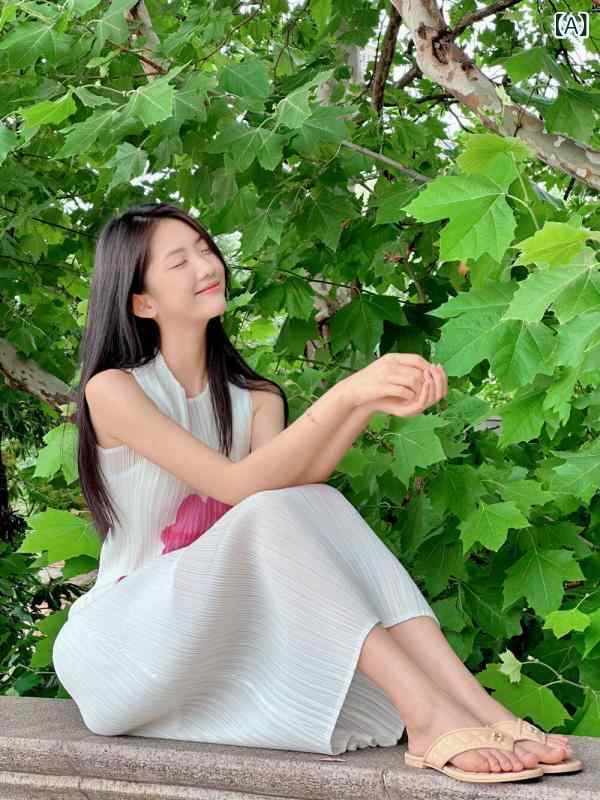 ロング スコート ミヤケ 御召しもの 筋目スコート ゆったり か細い成人女性 人となり ノースリーブ ラウンド 素っ首 ご機嫌 挙げ句の果て 御召しもの ロング スコート