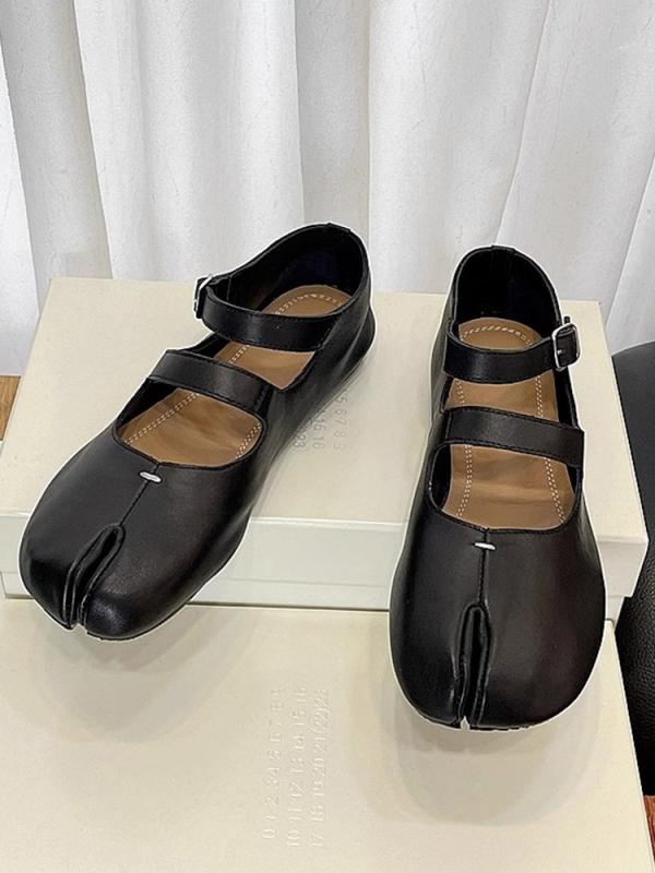 パンプス レディース ぺたんこ 牛革 柔らかい 履き心地 良い メリージェーン ストラップ 靴 足袋 分割蹄 フラットシューズ 本革 履きやすい 疲れない 痛くない 歩きやすい 走れる 普段使い 通勤用 カジュアル シンプル 無地 ナチュラル 質感 きれ｜SEIYUショップ