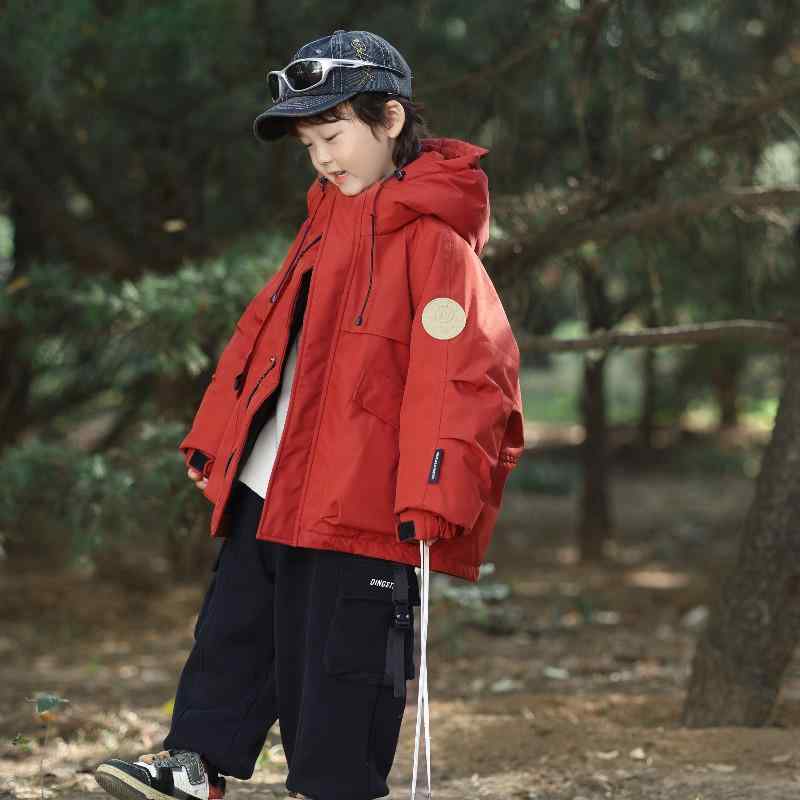 ダウンジャケット キッズ 男の子 女の子 アウター 冬物 防寒着 上着 白ダウン 派克風 厚手 暖かい 長袖 フード付き ブルゾン コート 羽織り 無地 カジュアル 通学 通園 普段使い 子供服 ジュニア 高機能 保温性 軽量 撥水 防風 柔らかい 冬服｜SEIYUショップ