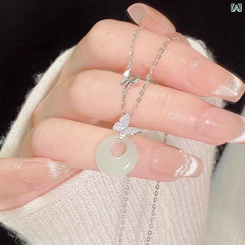 シルバーネックレス レディース スターリングシルバーの バタフライ ピース バックル 天然 和田 翡翠 ペンダント ネックレス 女性用 軽量 高級 ニッチ デザイン 鎖骨 チェーン ジュエリーギフト