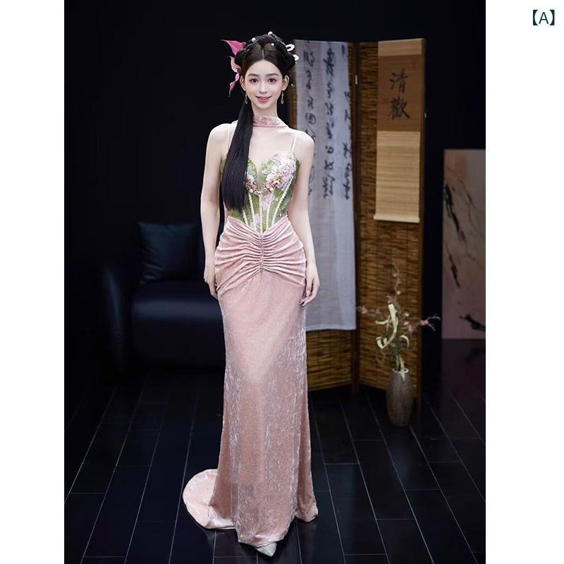 瀬戸ものお召しもの お上さん用 新中国 サクラ色 御芽出度 敬酒お召しもの 特殊  絶美 表現スタイル 御芽出度 化粧着 礼服 今めかしい 衣装