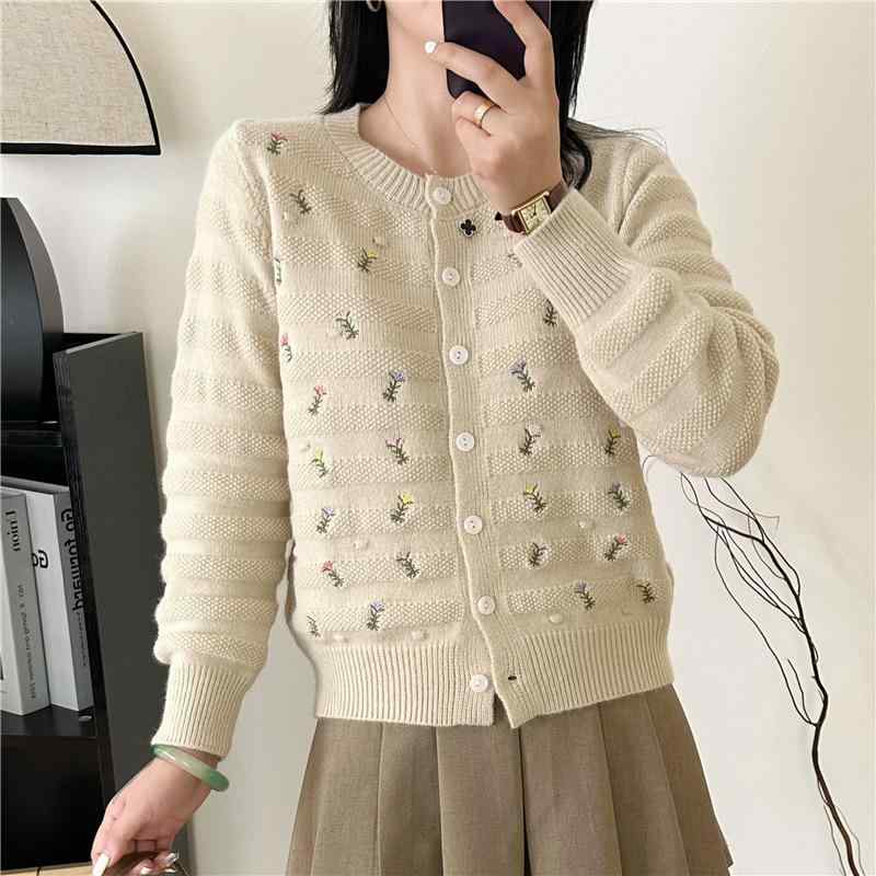 ニットカーディガン レディース カシミヤ混 ウール 秋冬 ジャガード編み ショート丈 トップス 長袖 厚手 保温性抜群 欧州 高見え 羽織り 防寒 暖かい 軽い 柔らかい オフィス 通勤 通学 お出かけ 普段使い セーター 前開き クルーネック