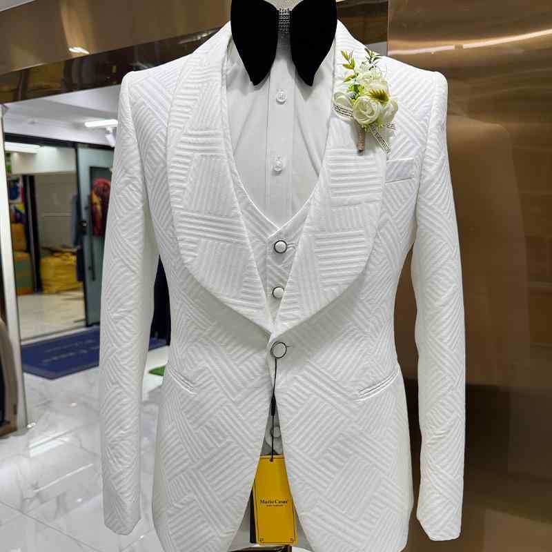 スーツ メンズ 3点セット 結婚式 披露宴 スリーピース スリム 無地 ホワイト テーラードジャケット パンツ ベスト フォーマル パーティー 二次会 シンプル 定番 スタンダード ベーシック 冠婚葬祭 発表会 演奏会