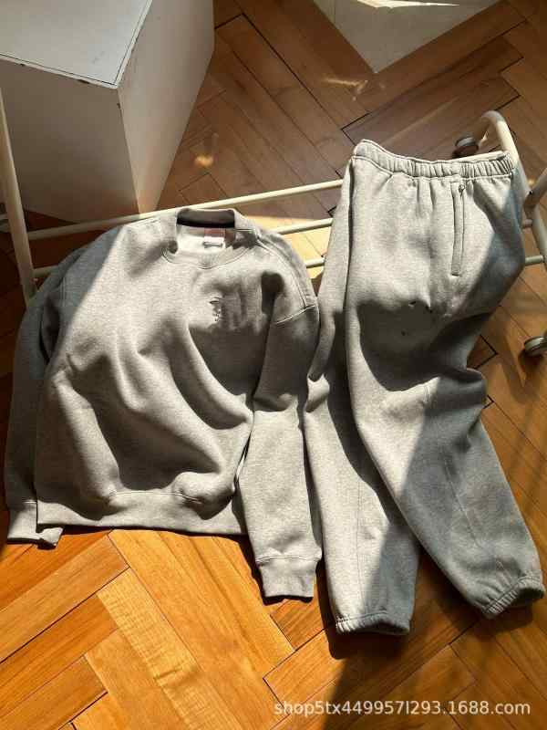 起毛 汗水 仕掛ける 男女兼用 アメリカン レトロ 分かりやすい 心地よい 余暇 文字柄 単色 ロゴタイプ刺しゅう 秋冬 普段使い走り デイリー コーデ 全能 表現スタイル