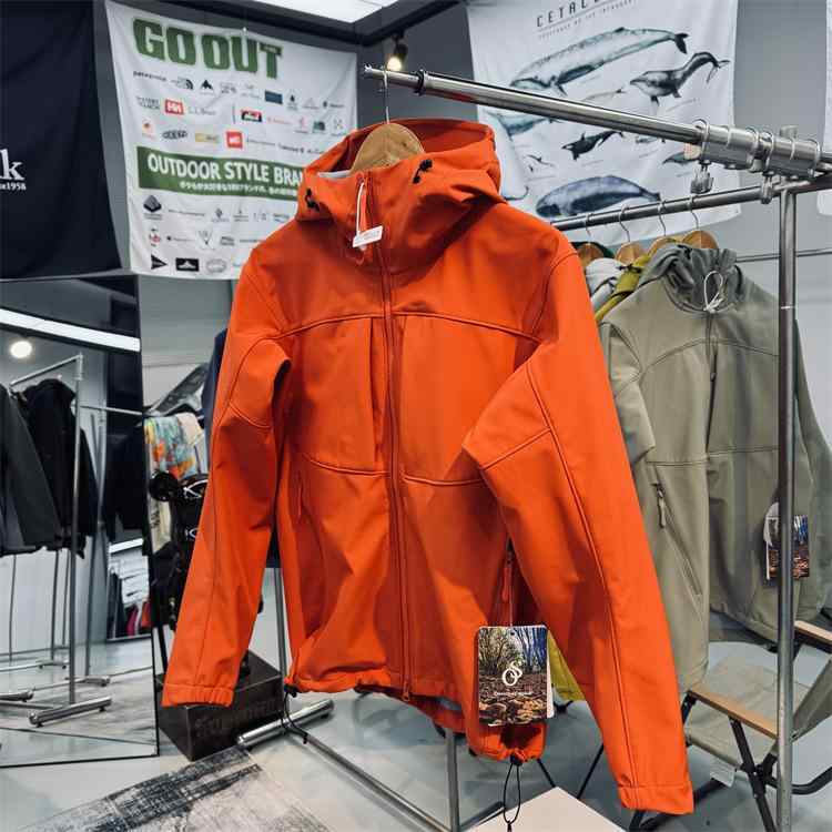 アウトドア ホンブルグ帽外殻 上衣 男女用 防風 保温 雨合羽 耐久 山登り用 軽さ 伸縮性 秋冬