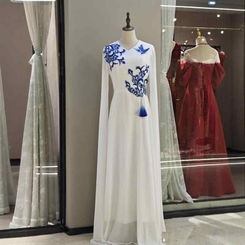 コーラス演ずる御召しもの レディース 夏用 中国 一こま御召しもの 夕間暮れスコート 折りかがみ服 フォーマル 化粧着 雅びやか  軽さ 原料品 通気性 好いたらしい ロング丈 太陽フレア 影ぼうし