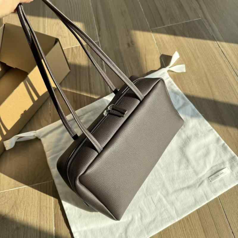 ショルダーバッグ レディース ライチなめし革 革 通い用 分かりやすい  ハンドバック 枕型 つら構え 座布団 表現スタイル 日常使い走り 軽さ 原料品 御前上等感 黒いこと 色