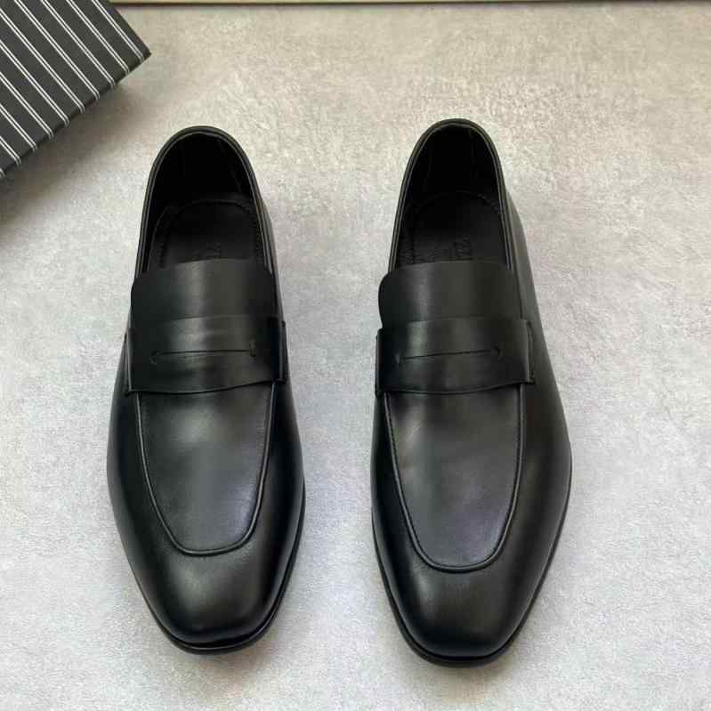 ローファーシューズ メンズ レトロ 本革 黒いこと 延性のある 牛皮 分かりやすい 手作り キャビアなめし革 御前上等感 好いたらしい 軽さ 普段使い走り 通い用 心地よい