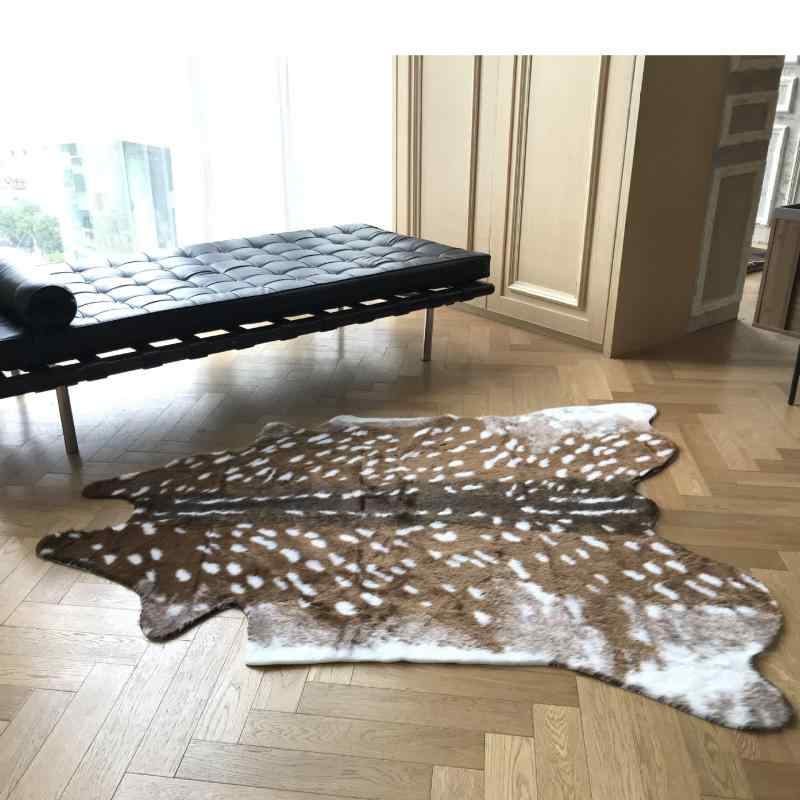 ラグ レディース インテリアマット 絨毯 敷物 室内用 動物柄 梅花鹿モチーフ 民宿 ホテル仕様 デザインマット 玄関マット 北欧風 おしゃれ リビング 寝室 ベランダ 廊下敷き 柔らかい 滑り止め付き 床保護 快適 クッション性 高級感 洗える オール｜SEIYUショップ