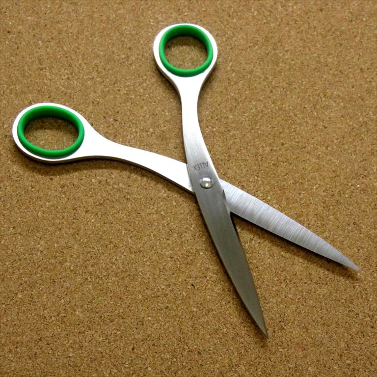 楽天市場】関の刃物 エムカスタ MCUSTA 蝶 ダマスカス鋏 32層鋼