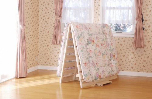 楽天市場 室内でふとんが干せます 国産布団干し機能付き桐すのこベッド すのこマット 1枚干し用 桐 木製 スノコベッド スノコマット 別途運賃かかります 昭和のレトロ金物屋 関口国吉商店