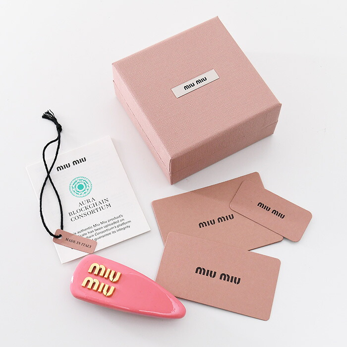 レディース miumiu パテントレザーヘアクリップ 箱あり ミュウミュウ