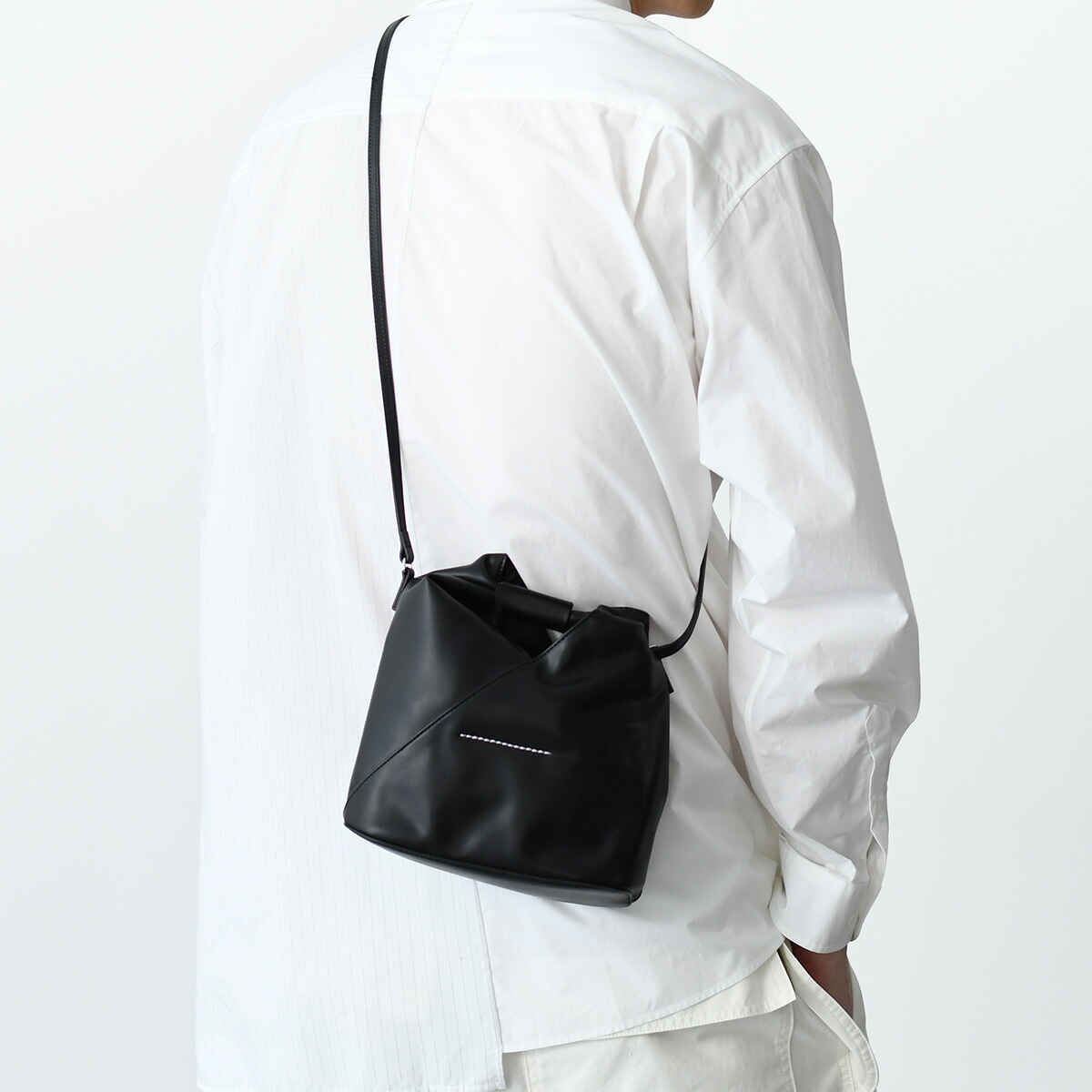 MM6 MAISON MARGIELA エムエムシックス メゾン マルジェラ ショルダー バッグ JAPANESE ジャパニーズ クロスボディバッグ SB6WD0026 P4313 メンズ BLACK