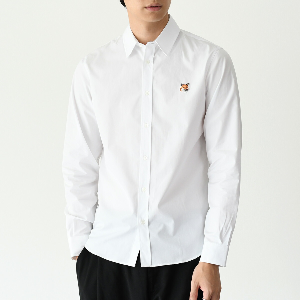 MAISON KITSUNE メゾン キツネ トップス シャツ フォックスヘッド クラシック MM00409WC0026 メンズ ホワイト シャツカラー ラウンドヘム 刺しゅう コットン シンプル 人