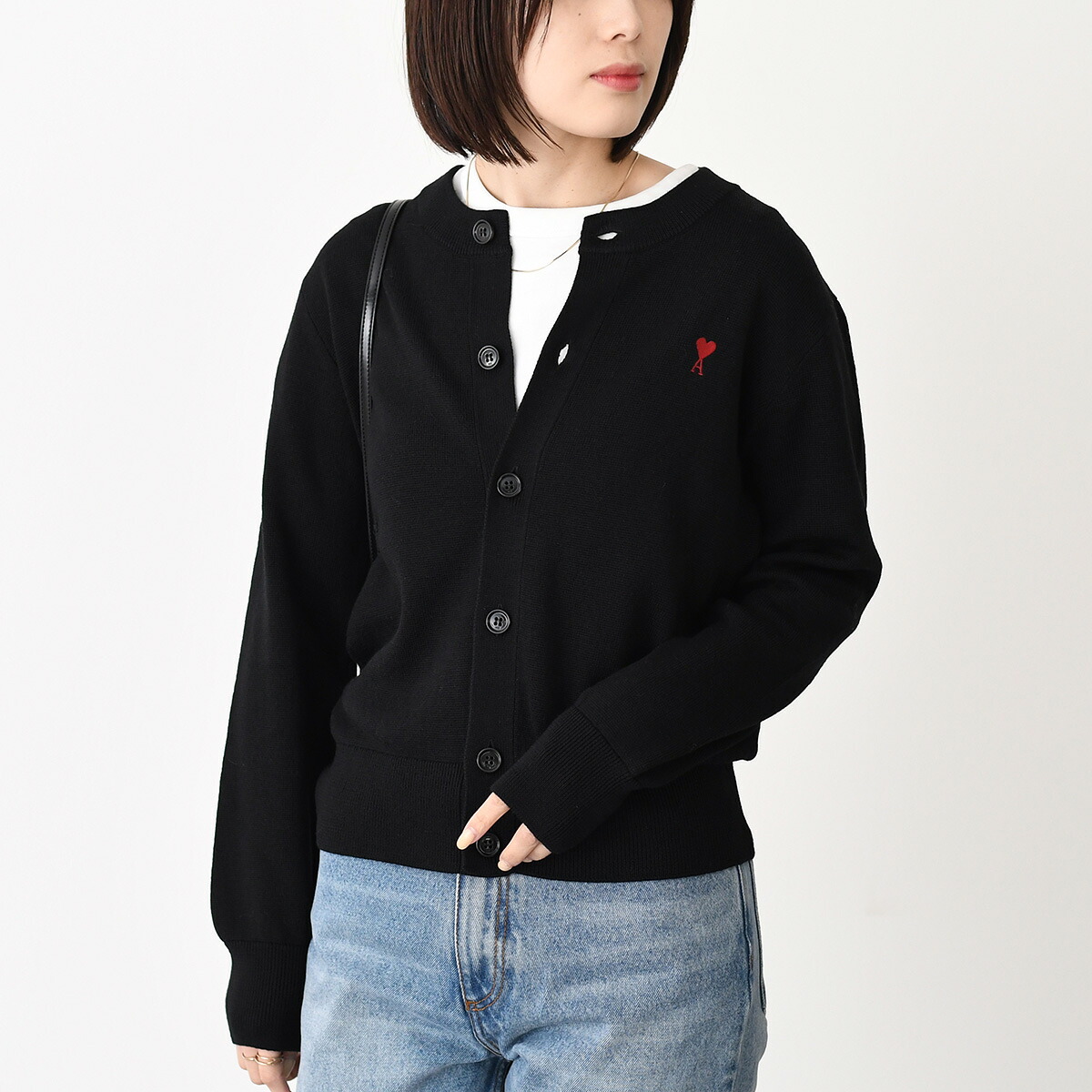 【ラスト1点】AMI ALEXANDRE MATTIUSSI AMI DE COEUR アミパリス トップス Ami De Coeur メリノウールニット カーディガン FKC361 001 レディース ブラック レッド ウール ボタン 刺繍 長袖