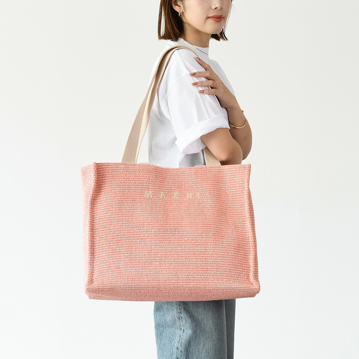 MARNI マルニ イーストウエスト 23ss ラフィア 2way ハンドバッグ 楽天市場】マルニ (Marni) EAST-WESTトートバッグ ラフィア