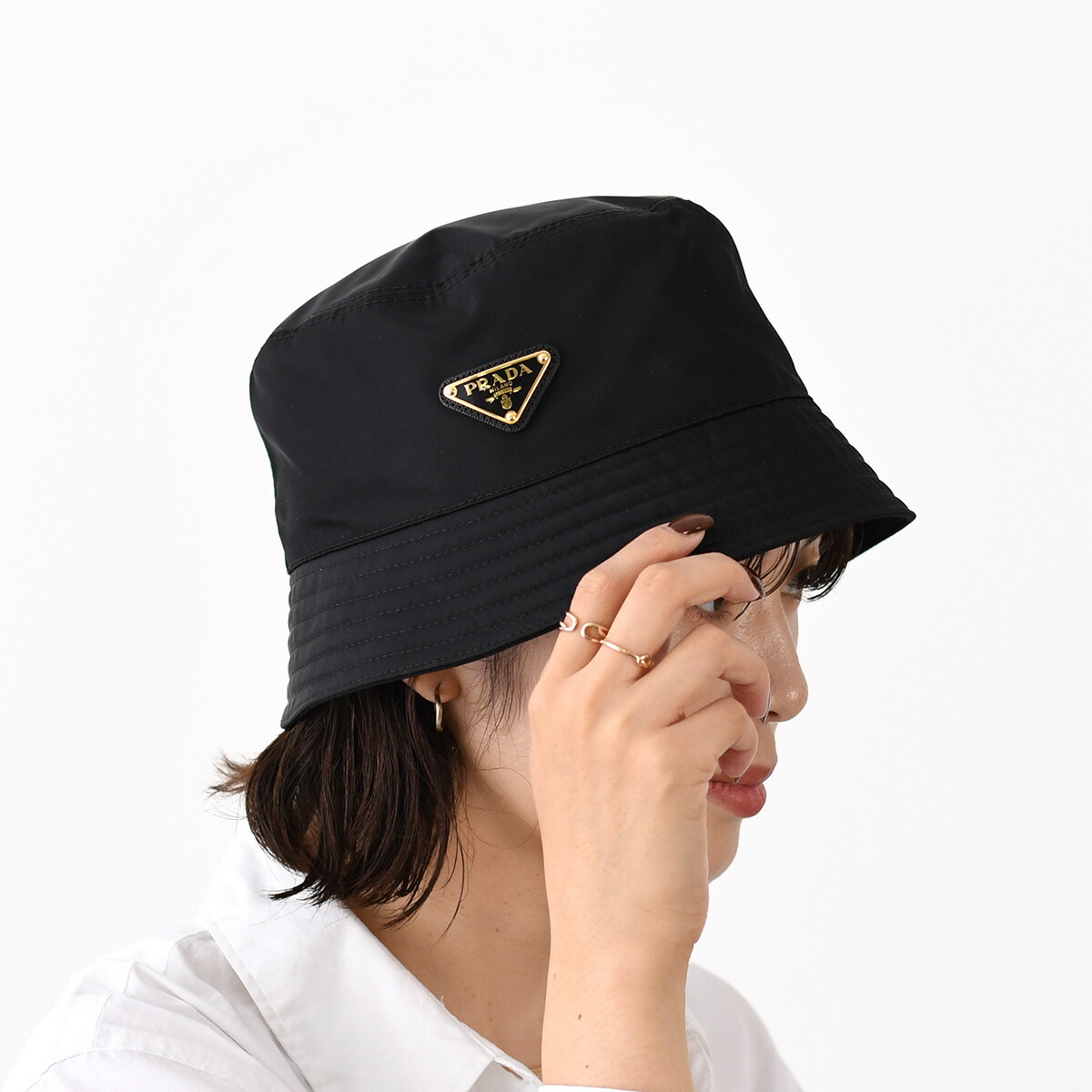プラダ　PRADA バケットハット　バケハ　ラフィア PRADA】ロゴ入り ラフィア バケットハット (PRADA/ストロー